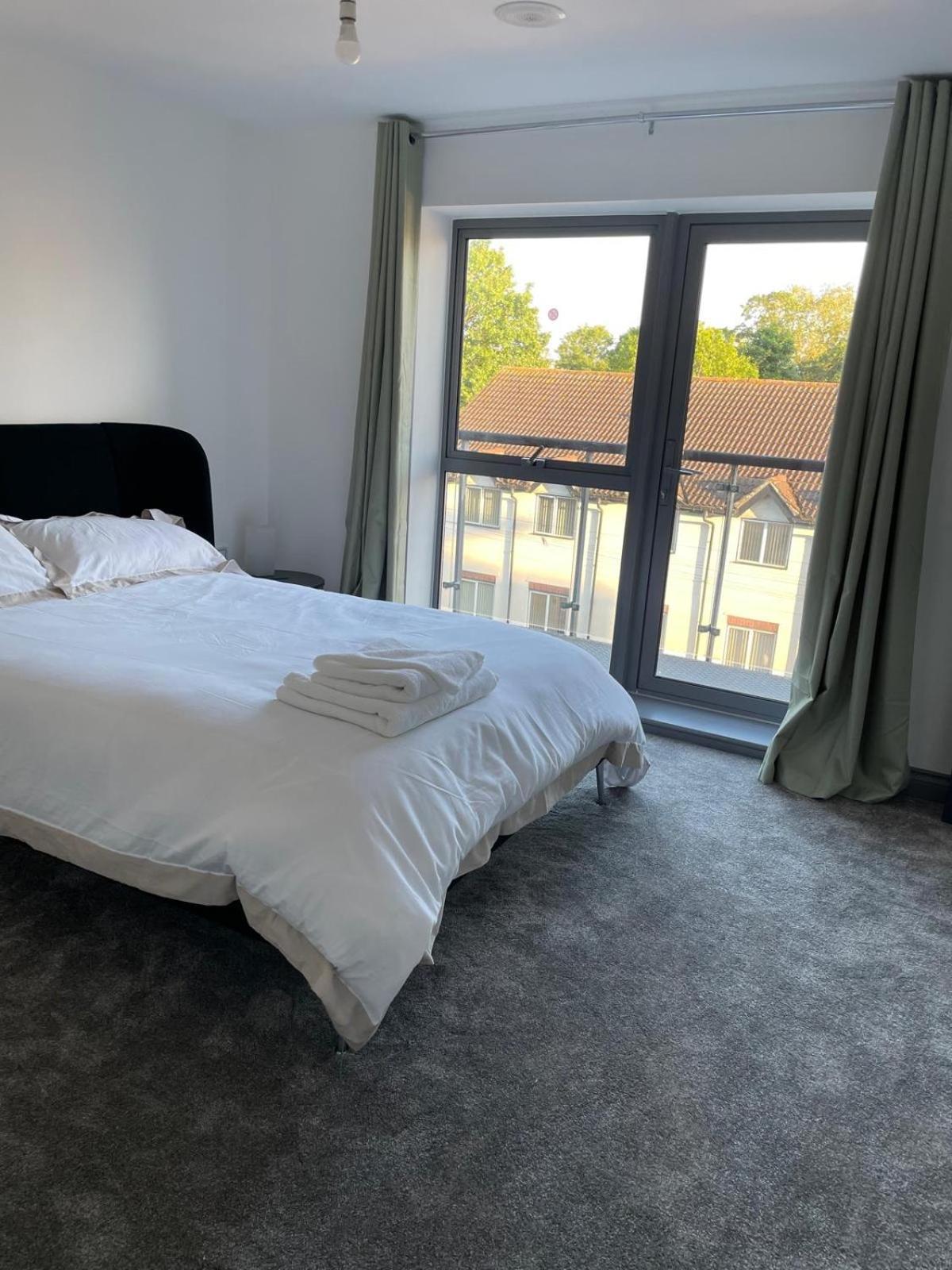 Long Letting - Luxurious 3 Bedroom Penthouse In City Centre - Parking Included! Chelmsford Ngoại thất bức ảnh