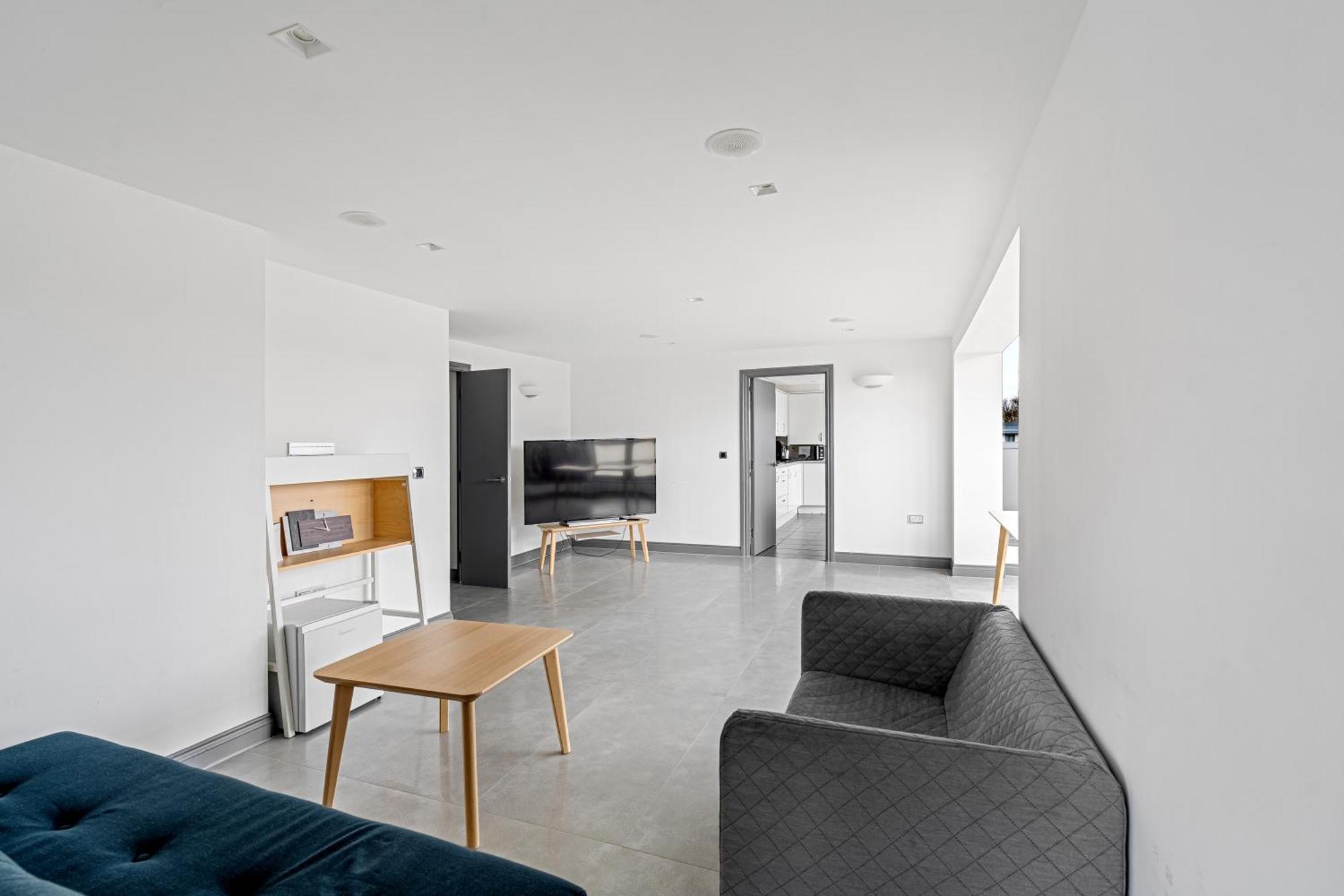 Long Letting - Luxurious 3 Bedroom Penthouse In City Centre - Parking Included! Chelmsford Ngoại thất bức ảnh